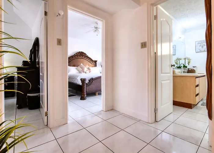 Vacation Getaway In Mango Walk Country Club Apartment *