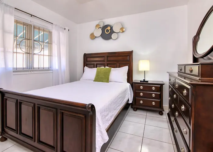 Vacation Getaway In Mango Walk Country Club Apartment *