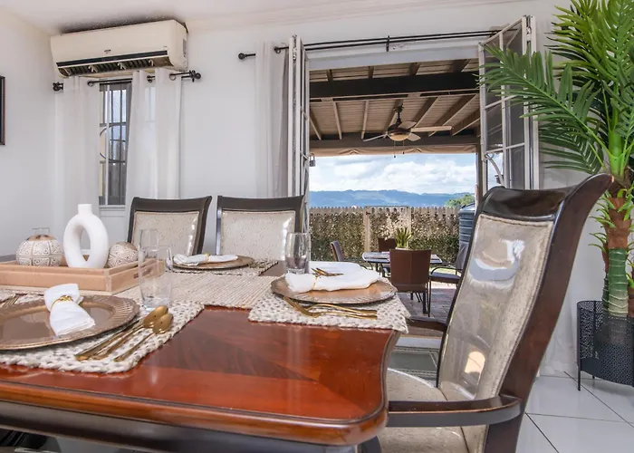 Vacation Getaway In Mango Walk Country Club