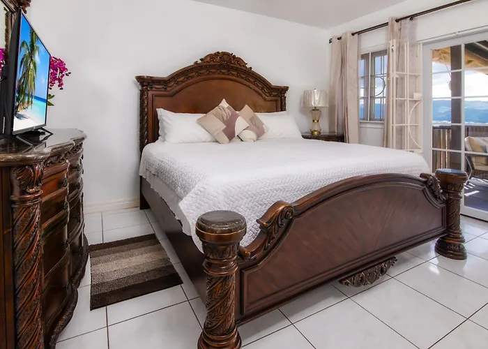 Vacation Getaway In Mango Walk Country Club Apartment *