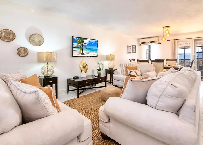 Vacation Getaway In Mango Walk Country Club Apartment *