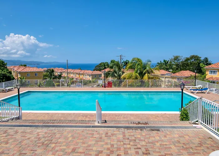 Vacation Getaway In Mango Walk Country Club